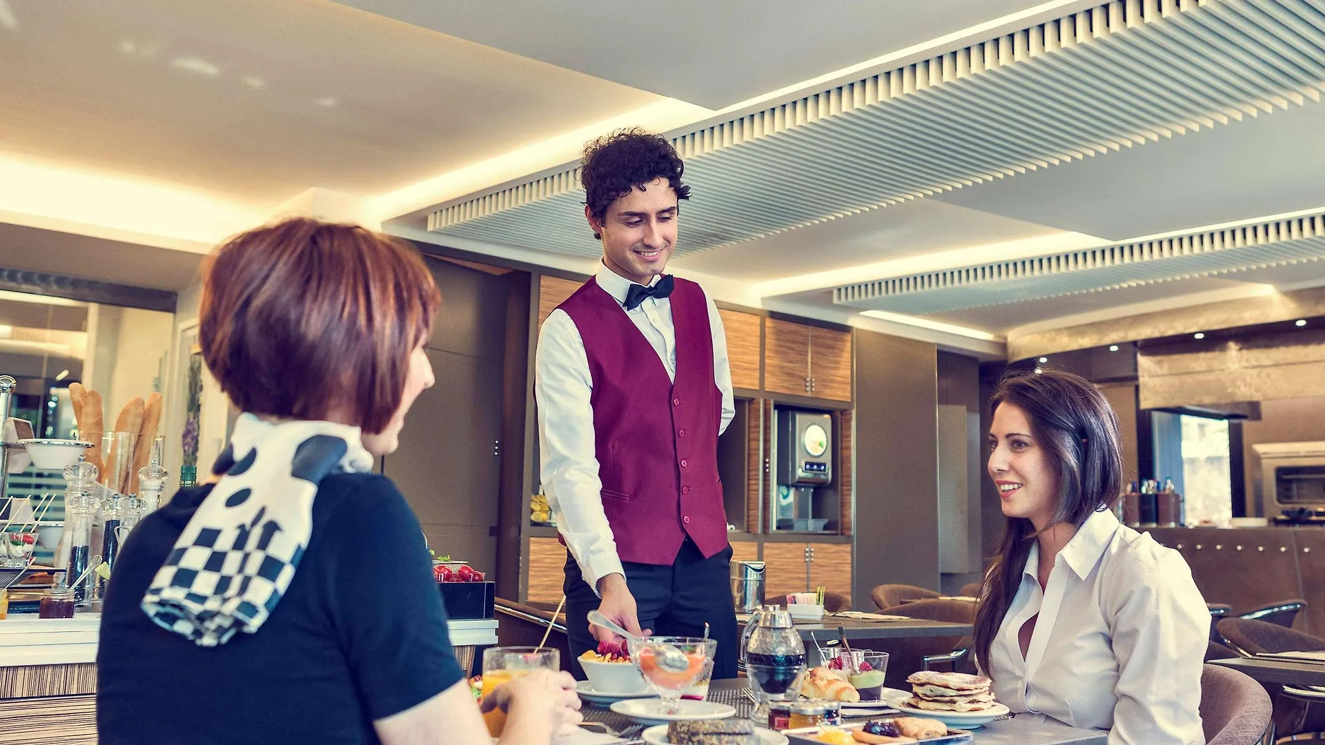 Mercure Villa Romanazzi Carducci Bari 4*,