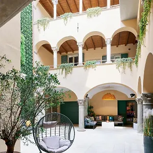  דירה Rego - Boutique With Some Off-site In A Charming Historic District Close To Upper Town איטליה