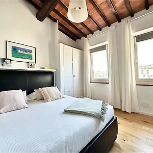 Warm Retreat In The Heart Of Cls Station Apartment Florence