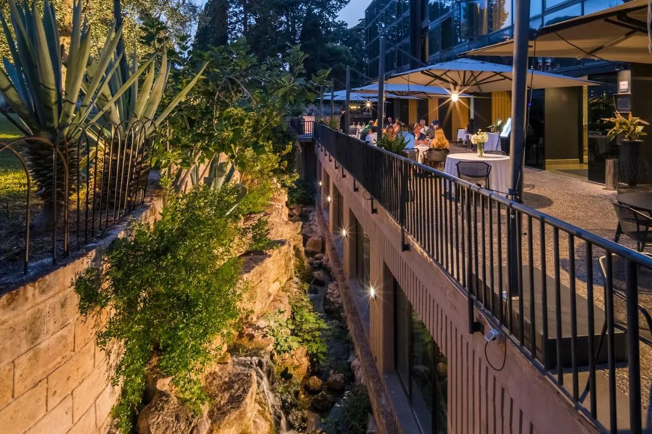 Mercure Villa Romanazzi Carducci בארי 4*,  איטליה