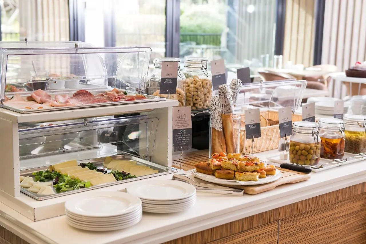 Mercure Villa Romanazzi Carducci בארי 4*,