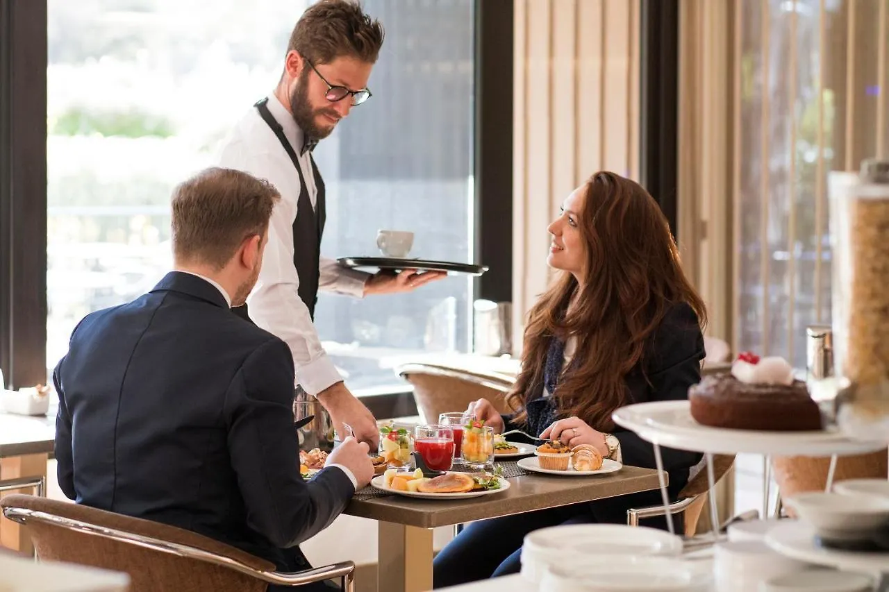 מלון Mercure Villa Romanazzi Carducci בארי